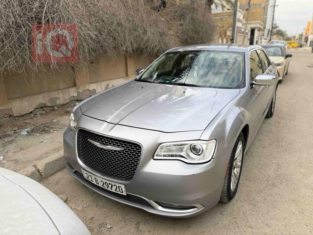 كرايسلر 300